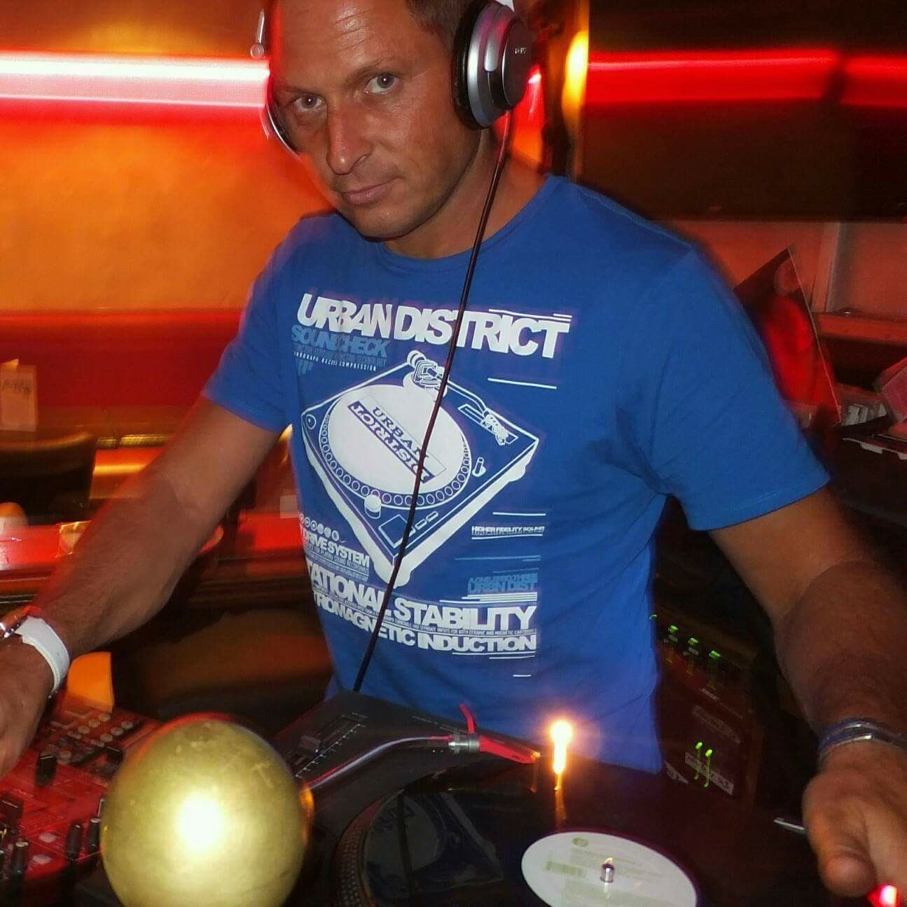 friends.zone mit Deacon Frost Jr. & freunde